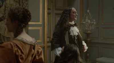         Clear the room! - Versailles