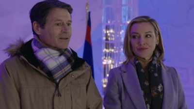 (clearing throat)
Mrs. Newton. - A Royal Christmas Crush