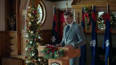 (clearing throat) - A Royal Christmas Crush