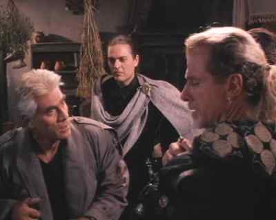 Clearly the
device on his wrist - Trancers 4: Jack of Swords