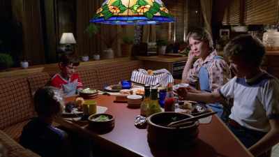 - ( clears throat )
- Dad would believe me. - Spielberg