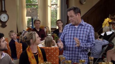 [clears throat] - Fuller House