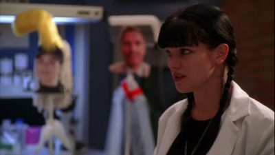 (clears throat) - NCIS