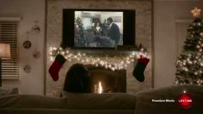 clee bee, say hi to the camera. - A Christmas Winter Song