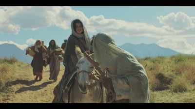 [clicking tongue] - Christmas with The Chosen: Holy Night