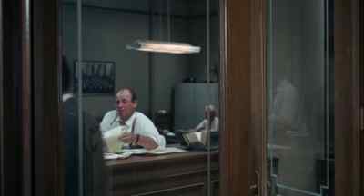 - Clicking. We're clicking at last.
- Not so fast. - The Thomas Crown Affair