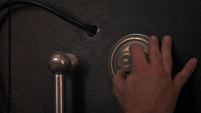 [CLICKS] - White Collar