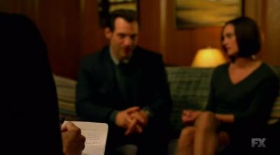 (Clicks tongue)
Come on. - The Strain