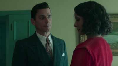 (clicks tongue)
Monroe... - The Last Tycoon