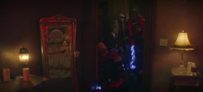 Cliff, you have to go in there. - Doom Patrol