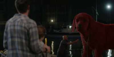 [Clifford whines] - Clifford the Big Red Dog