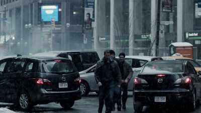 clip-tt5052460-s1e1 - Taken