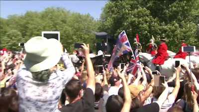 clip-tt8358168-s0e0 - The Royal Wedding Live with Cord and Tish!