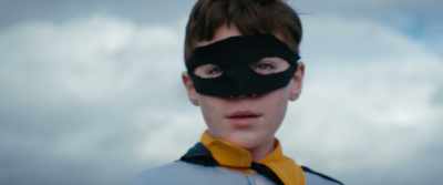 [Clive] And as they get
further towards the edge, - The Man Who Fell to Earth
