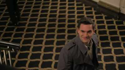 - Clive, how are you?
- May I? - Funny Woman