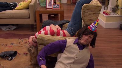 [CLOCK CHIMES] - iCarly