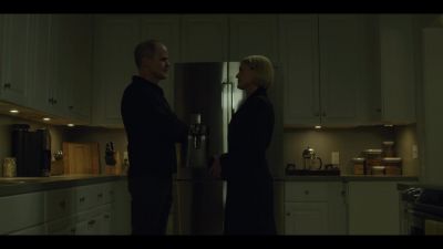 Close your eyes. - House of Cards