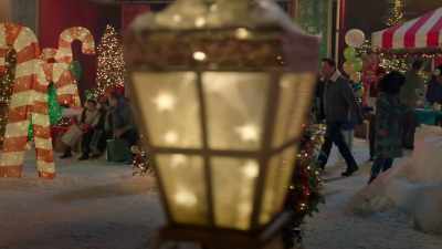 Close your eyes. ♪ - Ms. Christmas Comes to Town