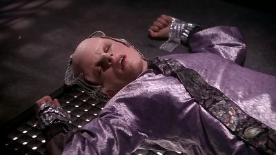 Close now. - Babylon 5