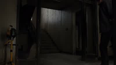 Close the door. - Prisoners