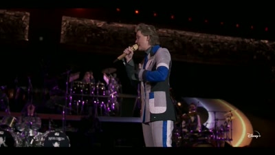 ♪ Closed the door ♪ - Elton John Live: Farewell from Dodger Stadium