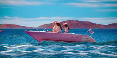 ♪ Closer I am to fine ♪ - Barbie