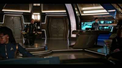 Closing in on the cockpit. - Star Trek: Discovery