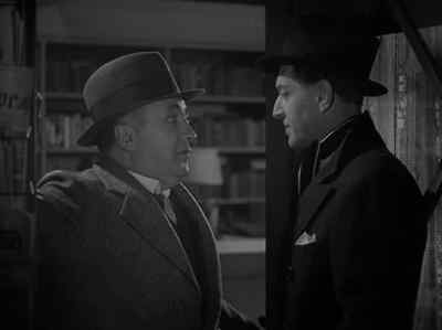 Closing for the night.
Scotland Yard. - Dracula's Daughter