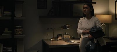 Clothes fit? - The Night Agent