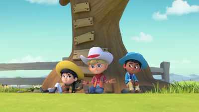 Clover's so nice and gentle, - Dino Ranch