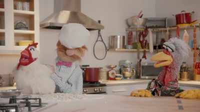 (CLUCKING) - Muppets Now