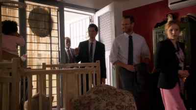 [Clyde]
Hey. - House of Lies