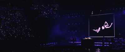 (coach shouting)
(players chattering) - Olivia Rodrigo: GUTS World Tour