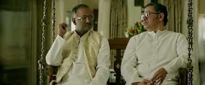 'Coalition politics
completely wipes out Raees' - Raees