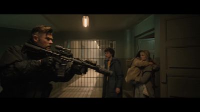 Code Red. Security, lock down the exits. - Extraction 2