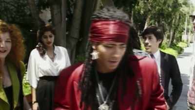 ♪ Cold coolin' at a bar - Milli Vanilli