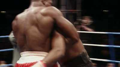- [Colin Hart] In that
desperate last three minutes, - Bruno v Tyson