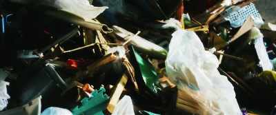 COLLECT THE TRASH - We Are Little Zombies
