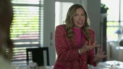 Colleen, couldn't Dahlia
just have snuck out - Nelly Knows Mysteries: A Fatal Engagement