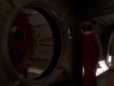 - Colonel.
- Captain, we have a problem. - Star Trek: Deep Space Nine