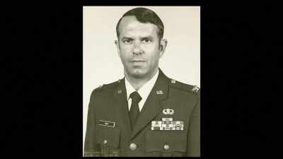 Colonel Halt is the voice
on this brief excerpt - Truth Hunter