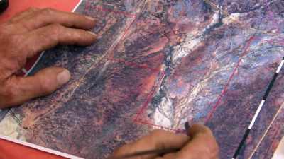 Col's desperate to stop
the dream of opal - Outback Opal Hunters
