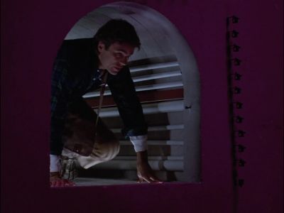 COLSON : What was that? - MacGyver
