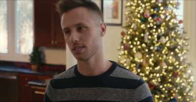 Colton, you have an
ink smudge on your hand - Christmas at Xander Point