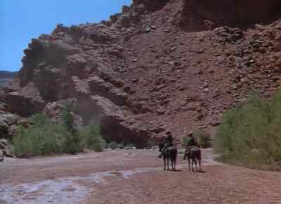 Column, forward, ho. - The Battle at Apache Pass