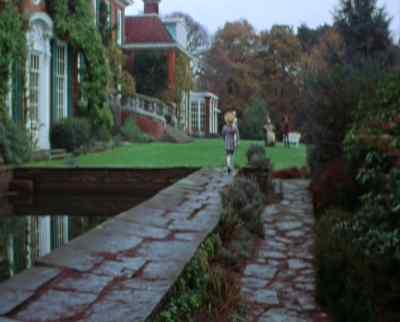 Come along, come along!
Here you come. - The Cat and the Canary