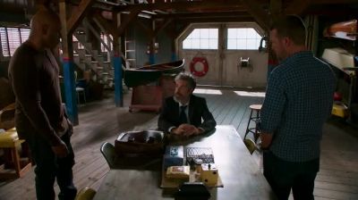 Come to bed. - NCIS: Los Angeles