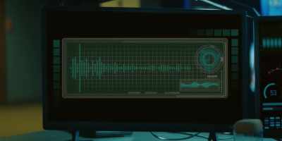 Come down here, junior.
Someone's come for me. Where are you? - Wire Room