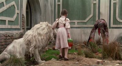 Come here chicken - Return to Oz