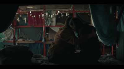 Come here. Come here. - Y: The Last Man